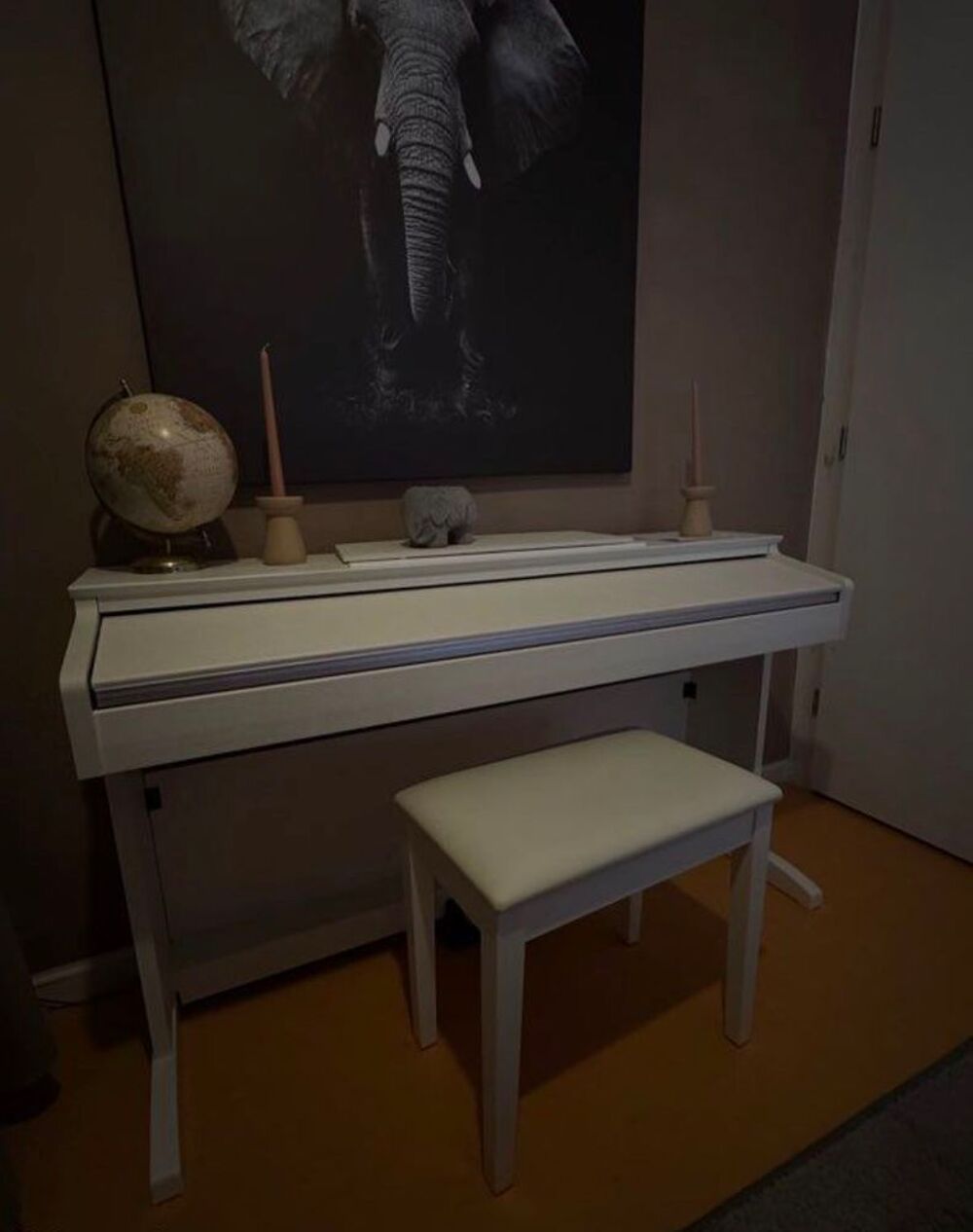 Piano Thomann DP32 + tabouret pianiste white Instruments de musique