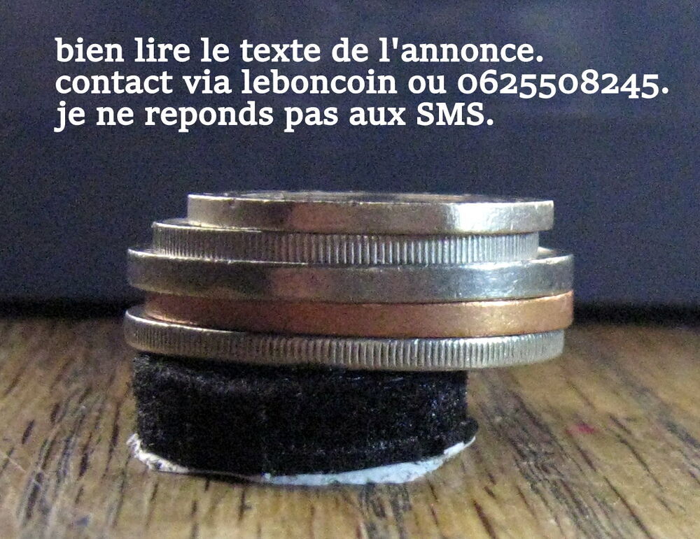 A--5 anciennes pieces de monnaie. 