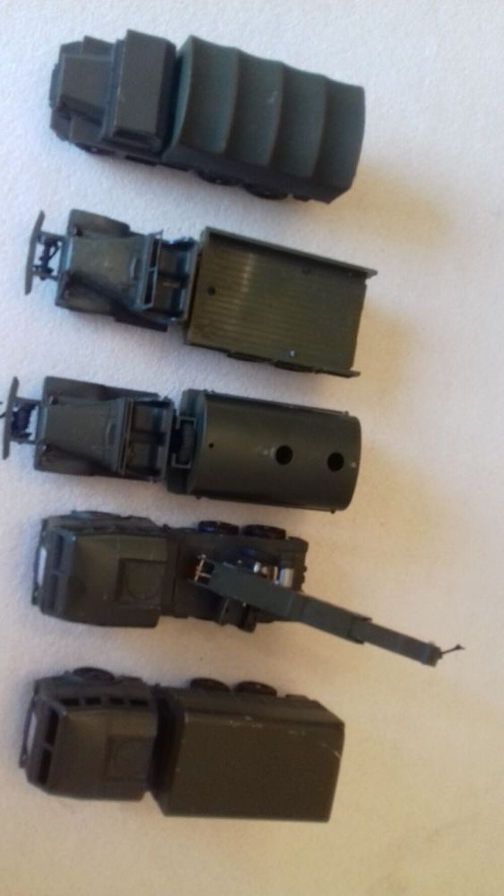 dinky toys 5 vehicules militaires Jeux / jouets