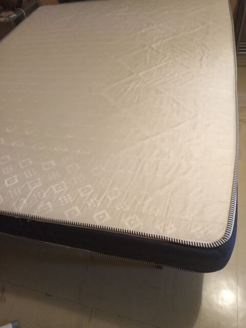 Matelas état neuf, servi 1 mois, 160x200 195 Poitiers (86)