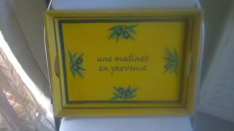 Plat de service provençale
Excellent etat
En bois
Couleur 10 Talange (57)