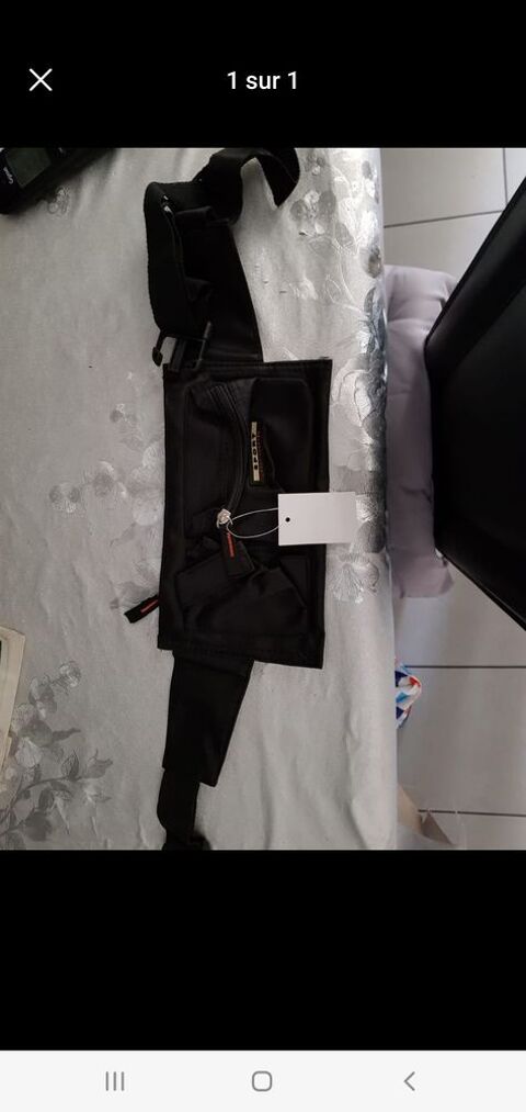 sacoche noire ( neuf) 6 Bron (69)