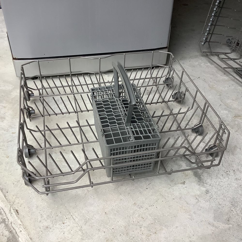 3
Panier inf&eacute;rieur + panier couverts Lave vaisselle FAR Electroménager