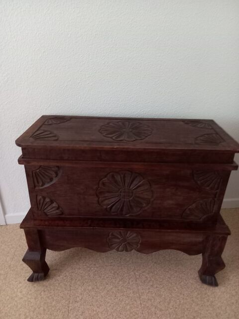 COFFRE EN BOIS SCULPTE 45 Mandelieu-la-Napoule (06)