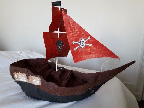 Pinata bateau pirate Pantin (93)
