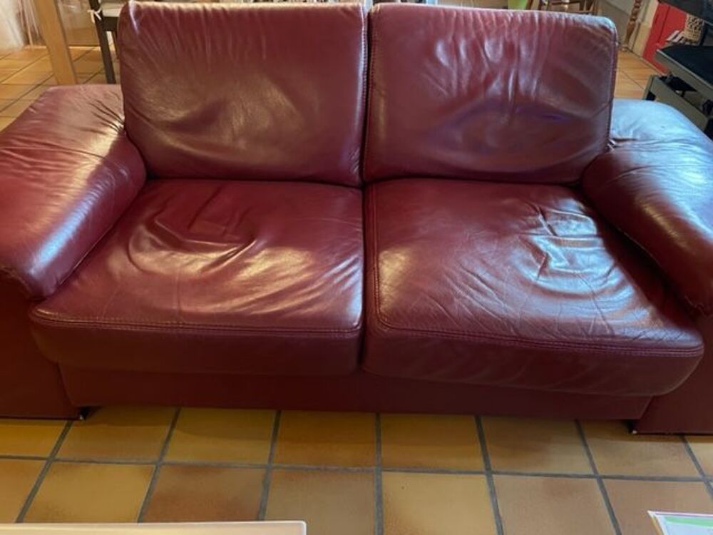 Canap&eacute; rouge bordeaux en cuir Meubles
