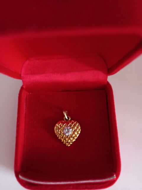 PENDENTIF COEUR FANTAISIE 3 Villiers (86)