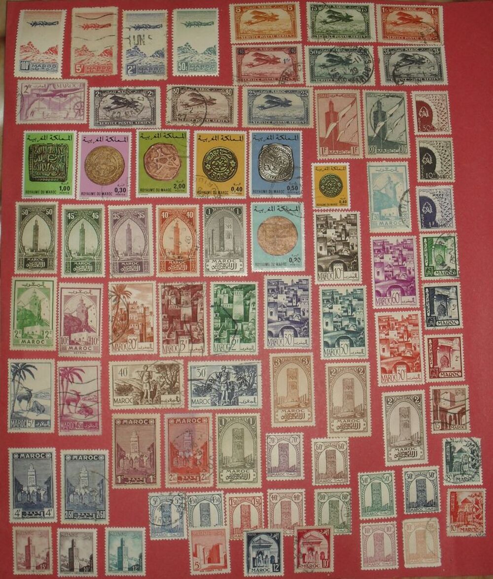 Lot de 219 timbres du Maroc. 