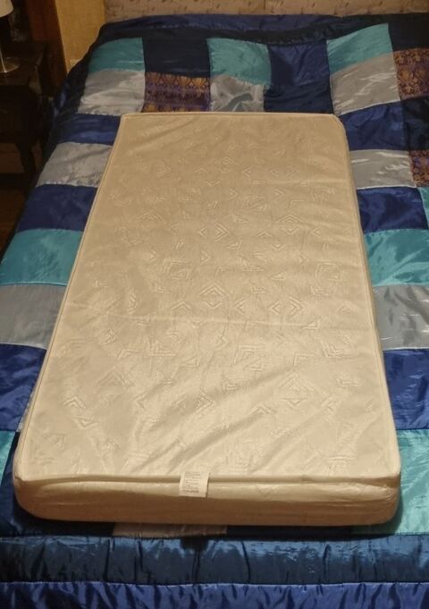 Matelas bb Mots d'Enfants ? 60x120x10 cm ? Excellent tat 15 Aix-les-Bains (73)