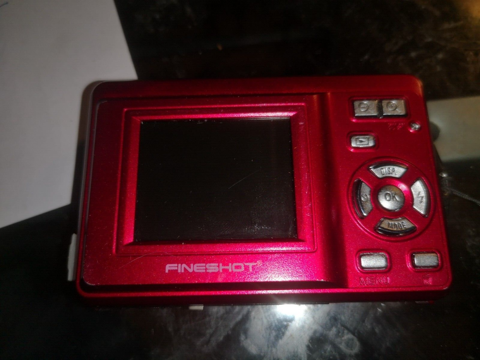 Appareil photo num�rique AKOR FINESHOT DC320  40 Versailles (78)