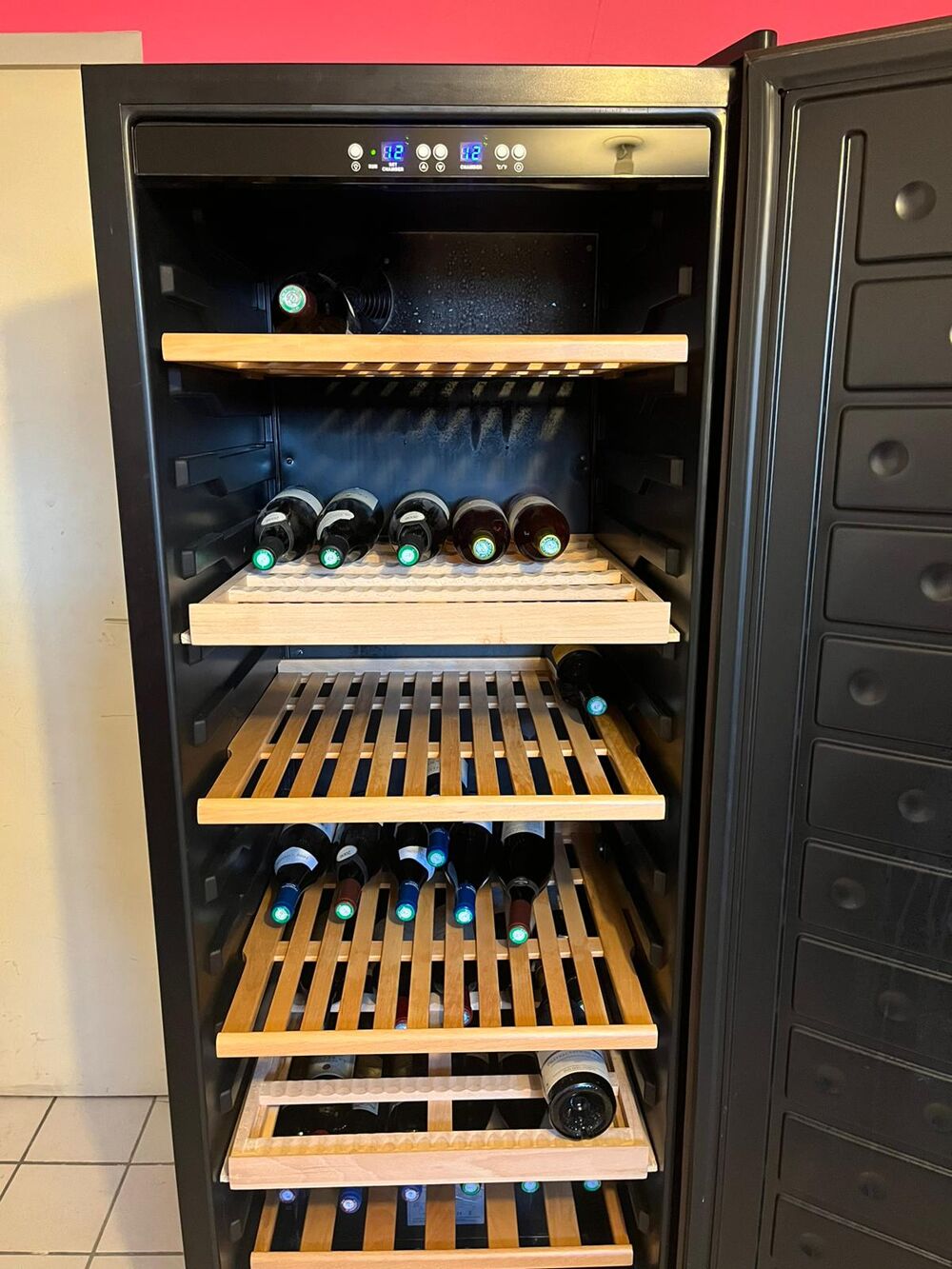 Cave &agrave; vin de vieillissement Electroménager