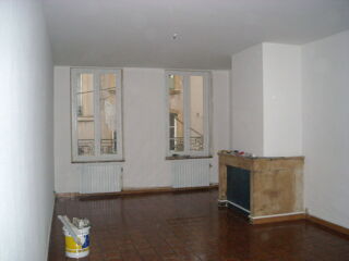  Appartement à louer 5 pièces 90 m²