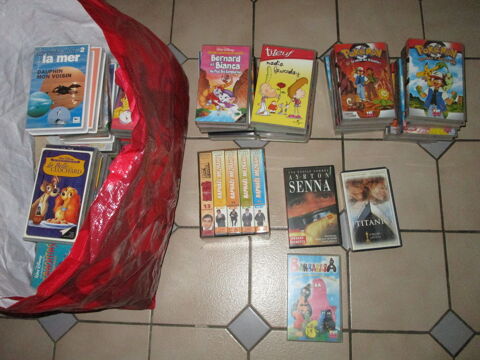 GROS LOT CASSETTE VHS DISNEY-STAR WARS-POKEMON-SERIE TELE  Villepinte (93)