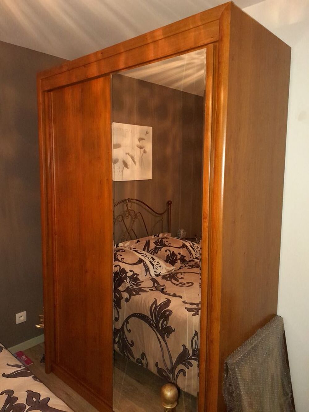 Armoire C&eacute;lio bois massif merisier portes coulissantes Meubles