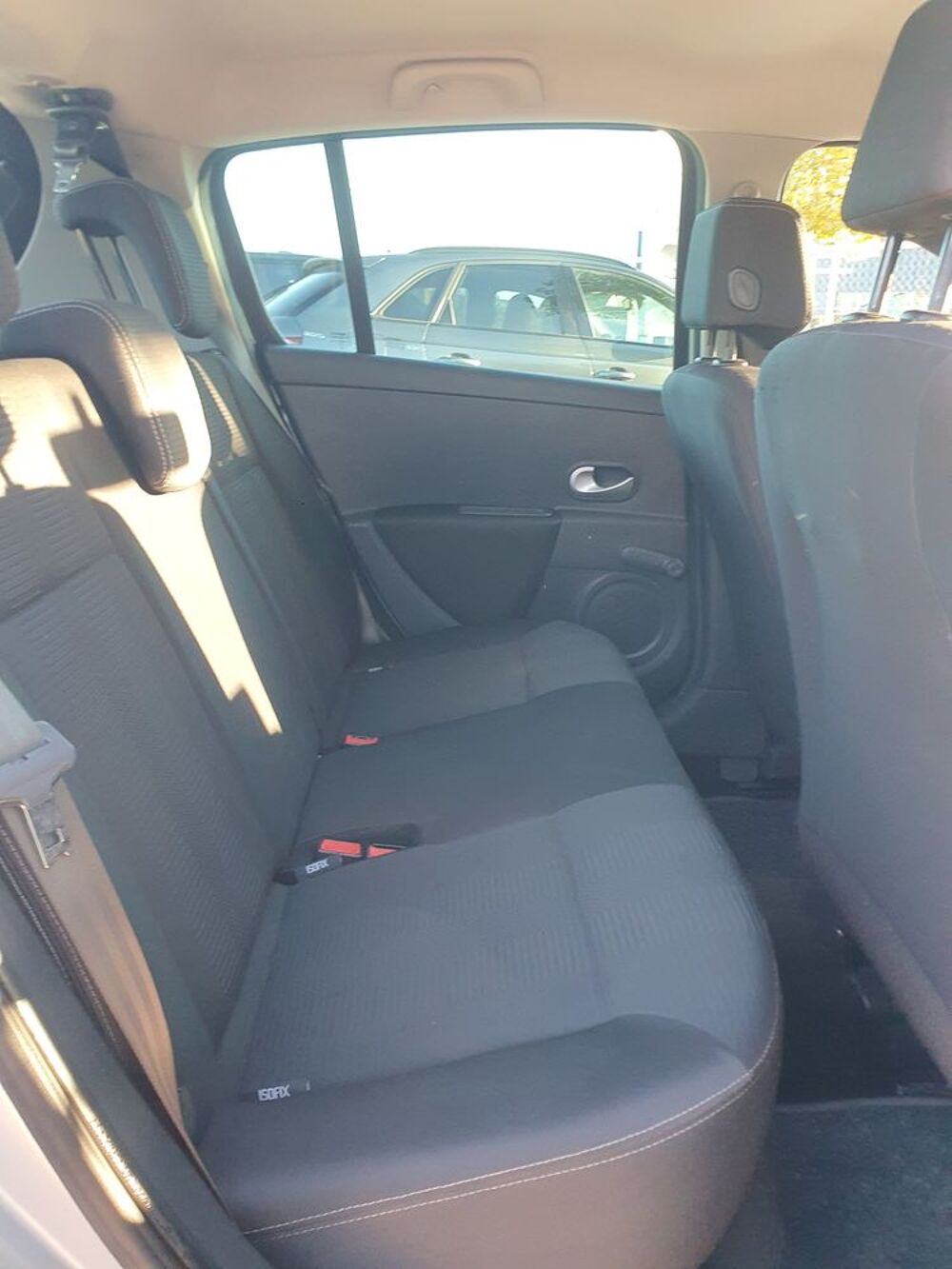 Clio III dCi 90 eco2 Dynamique TomTom 2011 occasion 28000 Chartres