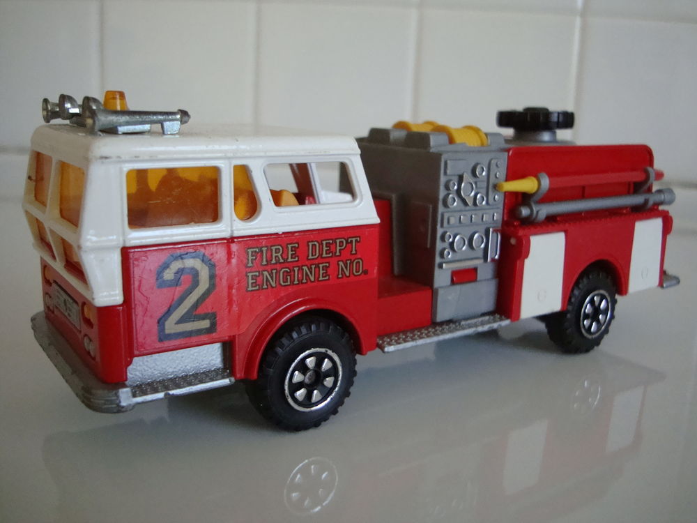 Majorette,jouet ancien camion de pompier. 