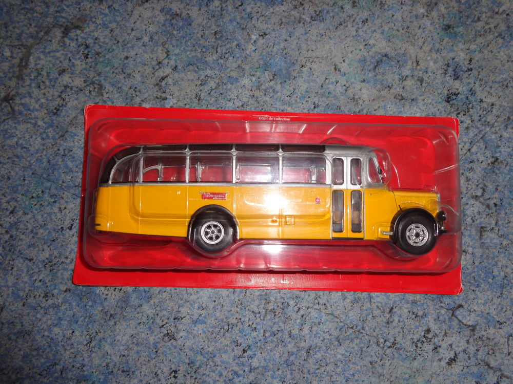 Lot trois miniatures autobus 1/43 - NEUF - 