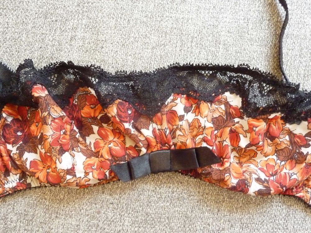 Soutien Gorge/ Brassi&egrave;re Armatures Marron Orang&eacute; Noir- Etam Vêtements