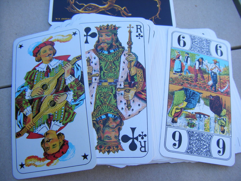 vintage 2 cendriers SUZE et un jeu de tarot PERNOD 