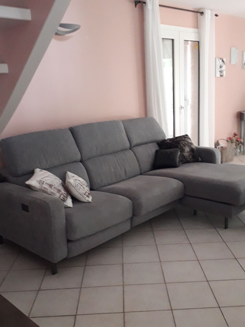 Canap&eacute; d' angle 4 places POLTRON E SOFA &eacute;lectrique en tissu gris clair Meubles