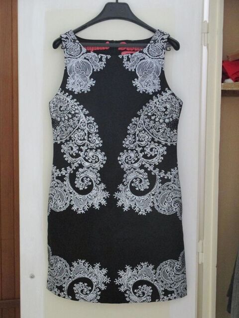 Robe Desigual T 40
Fouesnant (29)