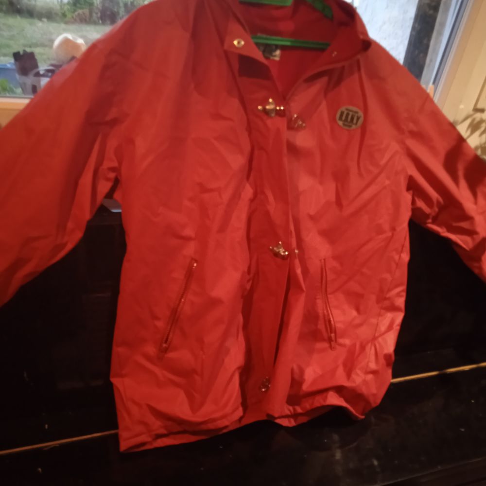Impermeable coupe vent rouge doublure capuche T 46/48 marque Vêtements