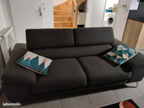 Canap� 3 places gris avec t�ti�res r�glables �tat neuf 490 Castelginest (31)