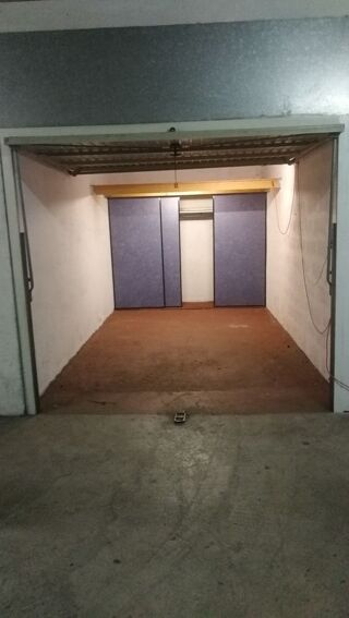  Parking / Garage � vendre 14 m� Saint-laurent-du-var