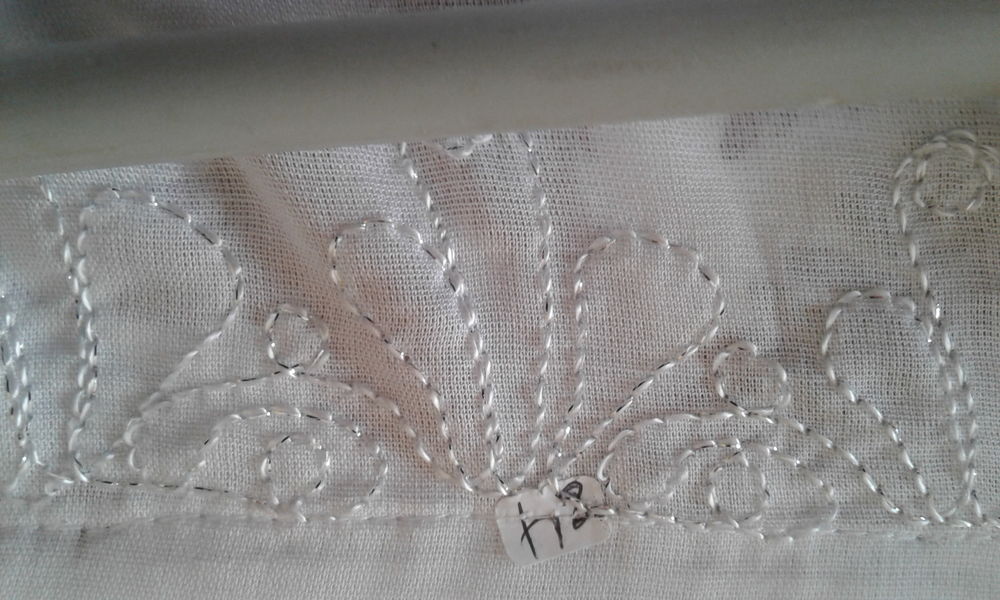 Top Blanc NEUF T:46 brod&eacute; Vêtements