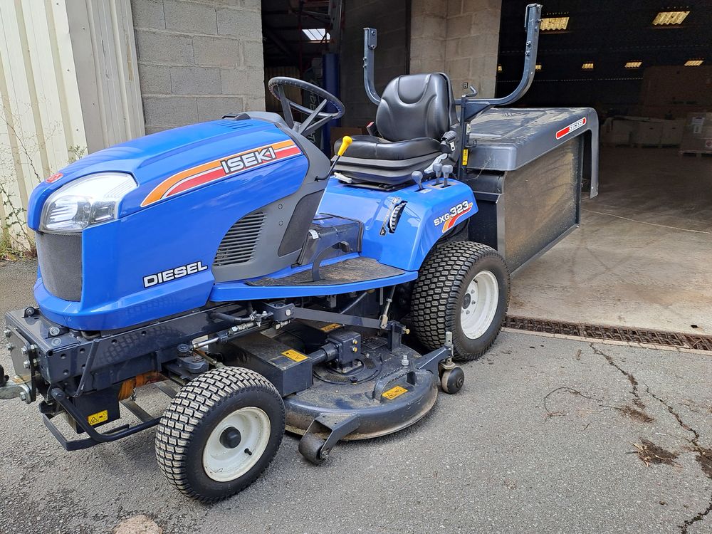 Tondeuse autoport&eacute;e ISEKI Jardin