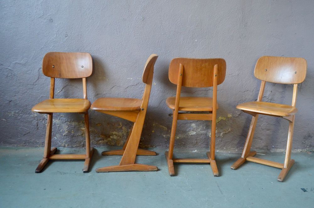 Chaise vintage scandinave. Lot ou s&eacute;rie bureau bistrot bois
Meubles