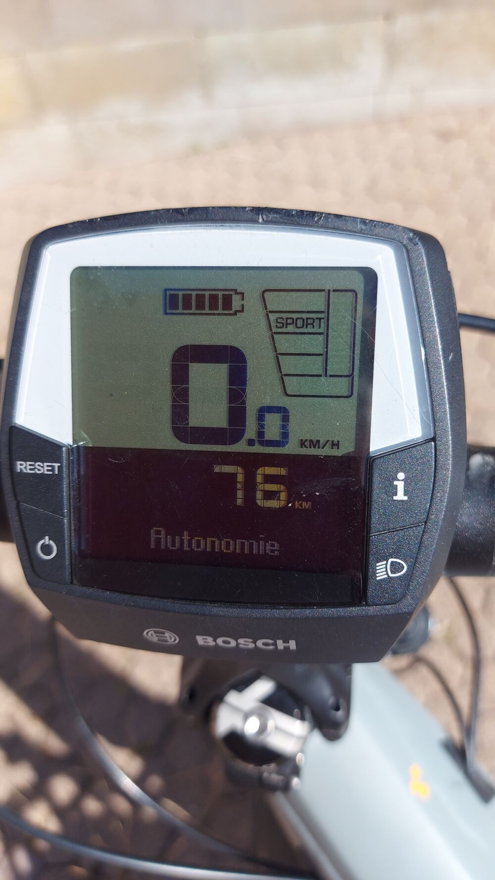 v&eacute;lo &agrave; assistance &eacute;lectrique CUBE Vlos