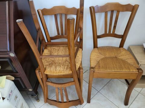 3 chaises bois 30 Fos-sur-Mer (13)