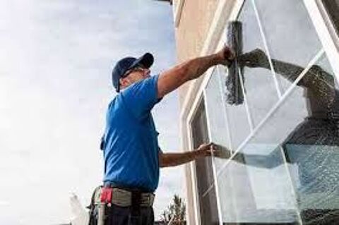 Nettoyage de tout types de vitres Laveur de Vitres 0 06600 Antibes