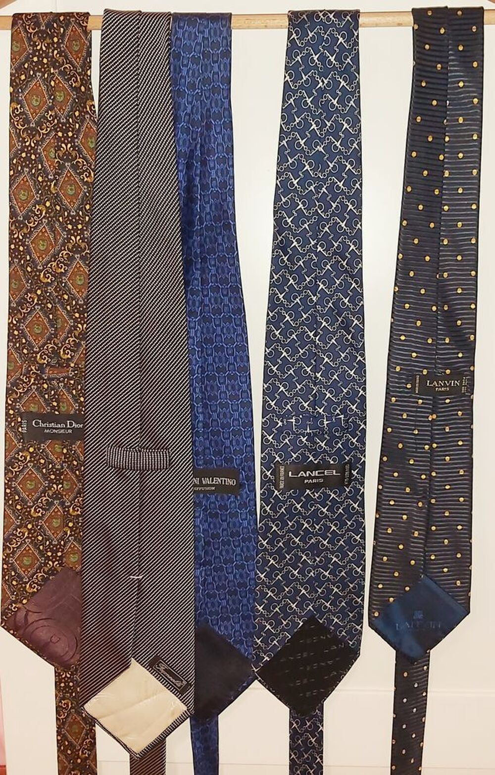 Lot 5 cravates Vtements