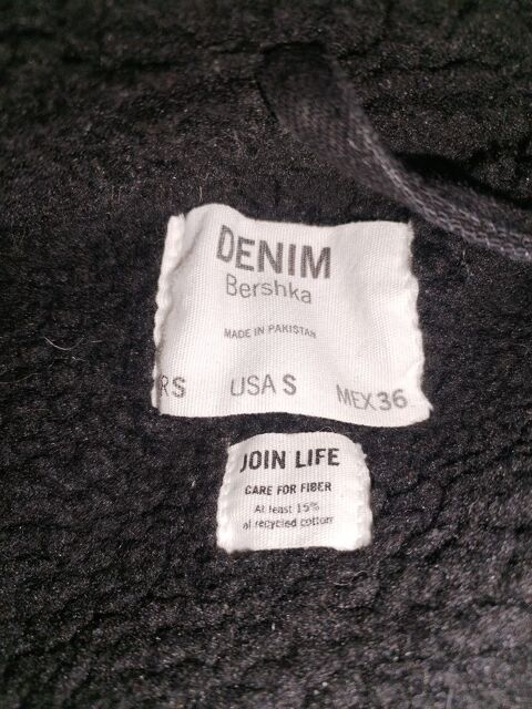 Veste en jean noir  19 Brillon-en-Barrois (55)