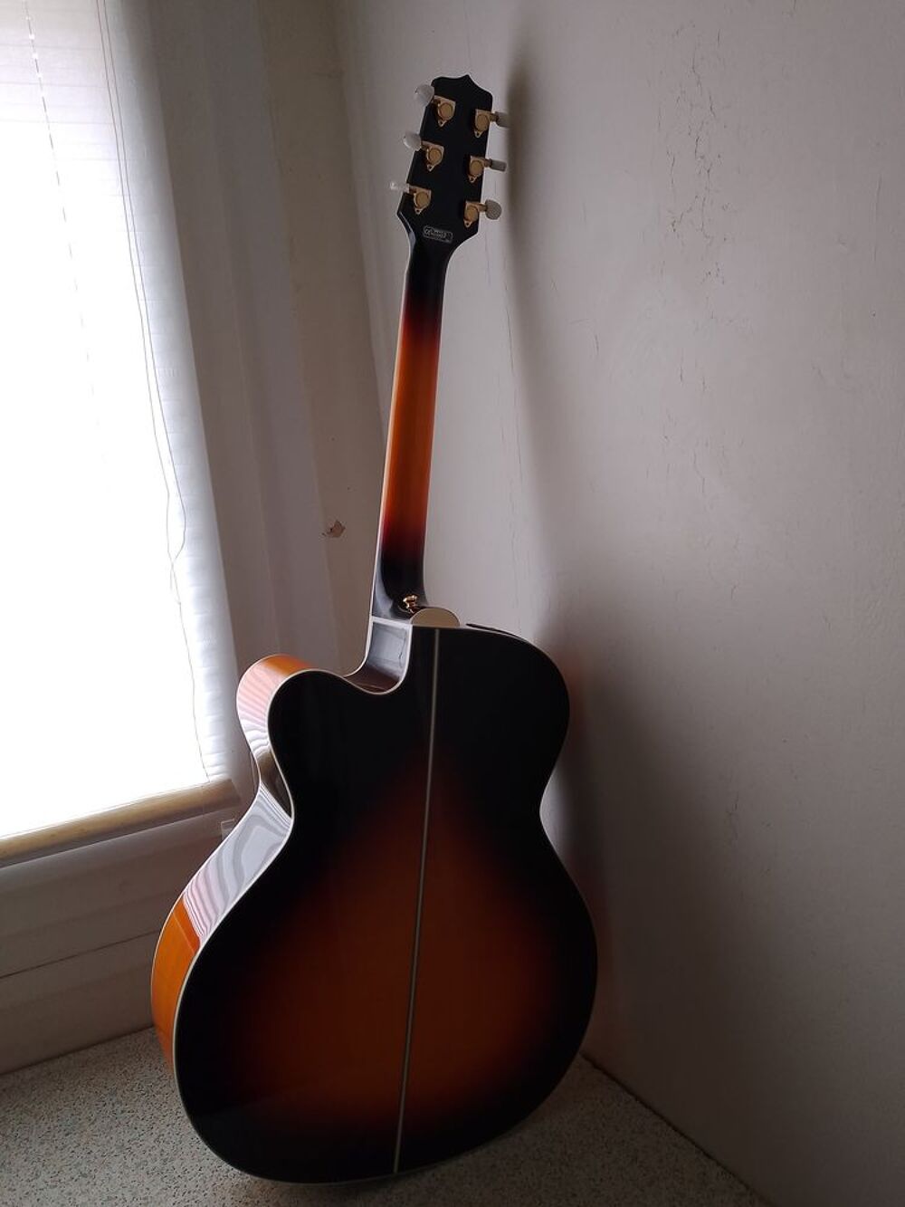 guitare Takamine quasi neuve+housse rigide 900 euros Instruments de musique