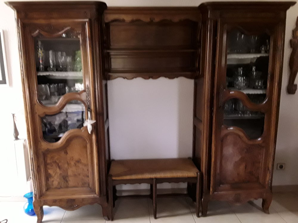 A saisir tr&egrave;s origineuble bressan de fabrication artisanale Meubles
