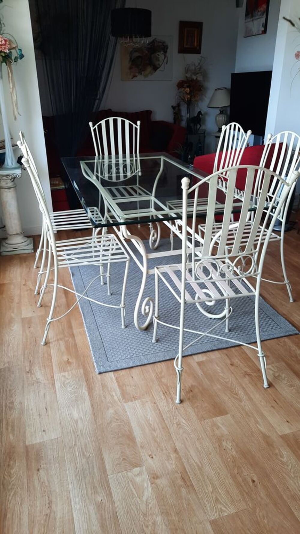 Salon de jardin, dessus en verre tremp&eacute; et 6 chaises Meubles
