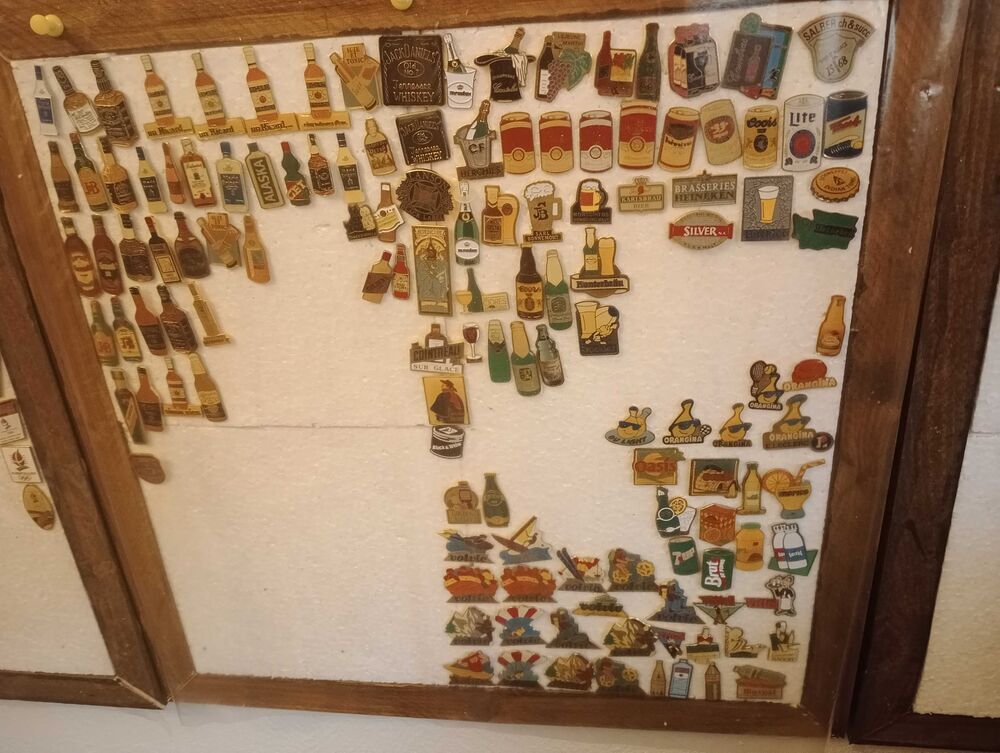 lot de pin's boisson 