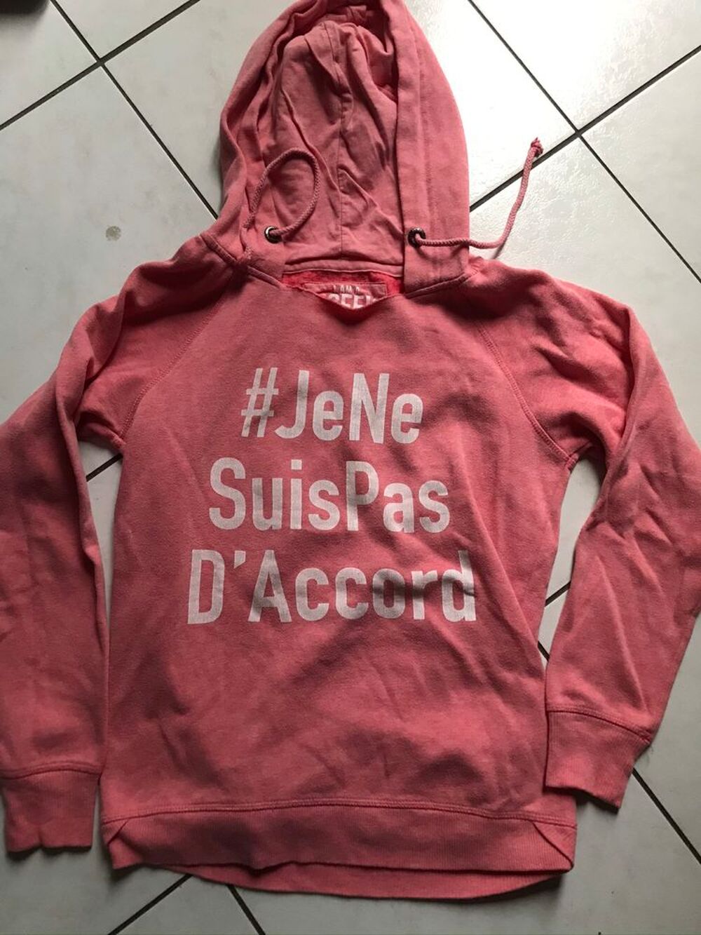 PULL ROSE capuche avec lien de serrage taille S Vêtements
