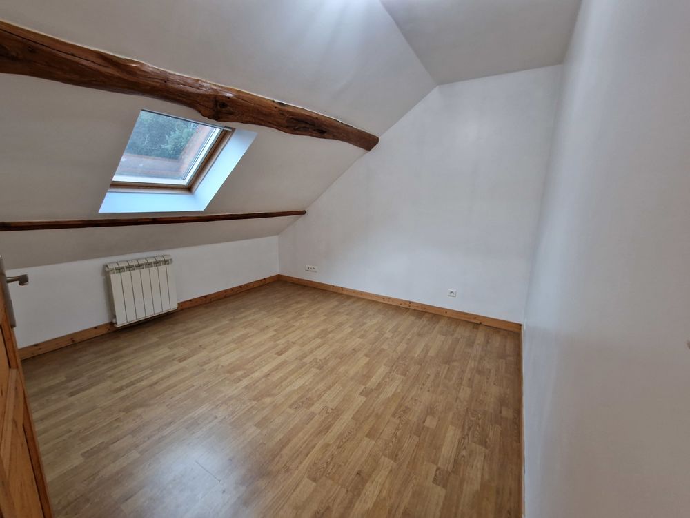Location Appartement Appartement centre SAINT VALERIEN Saint-valérien