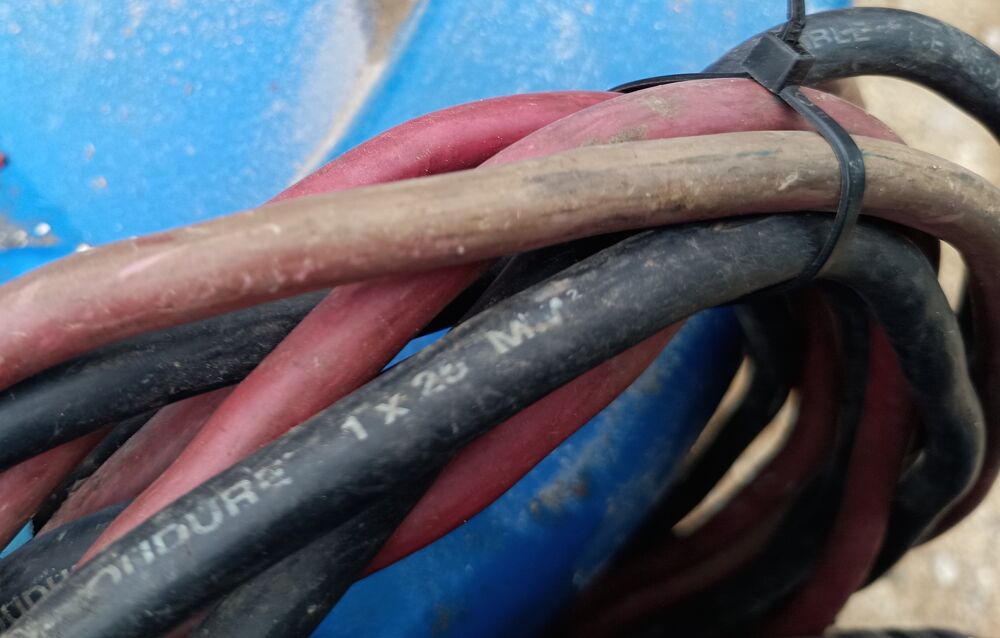 Cables demarrage 25 mm2 long 5m Bricolage