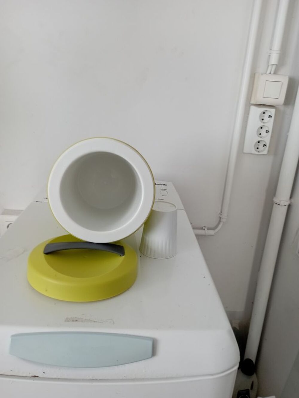 une grand thermos alimentaire ('repas )
Cuisine