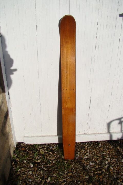 Ancien ski en bois / prsentoir commercial  vintage 1950 Gargenville (78)