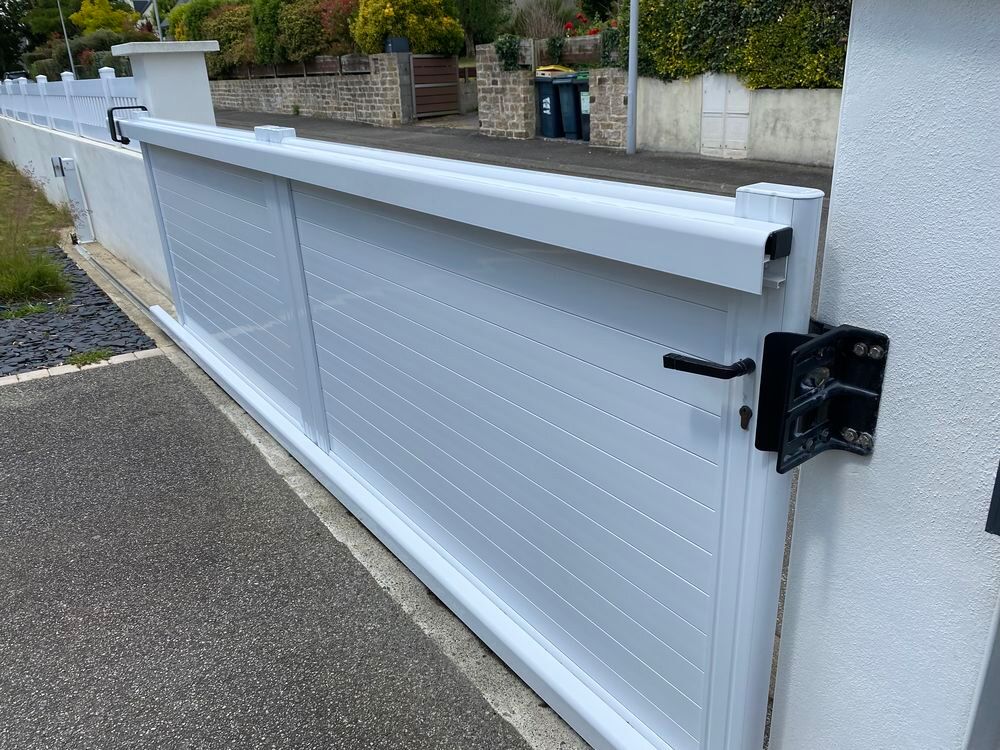 Portail coulissant aluminium Jardin