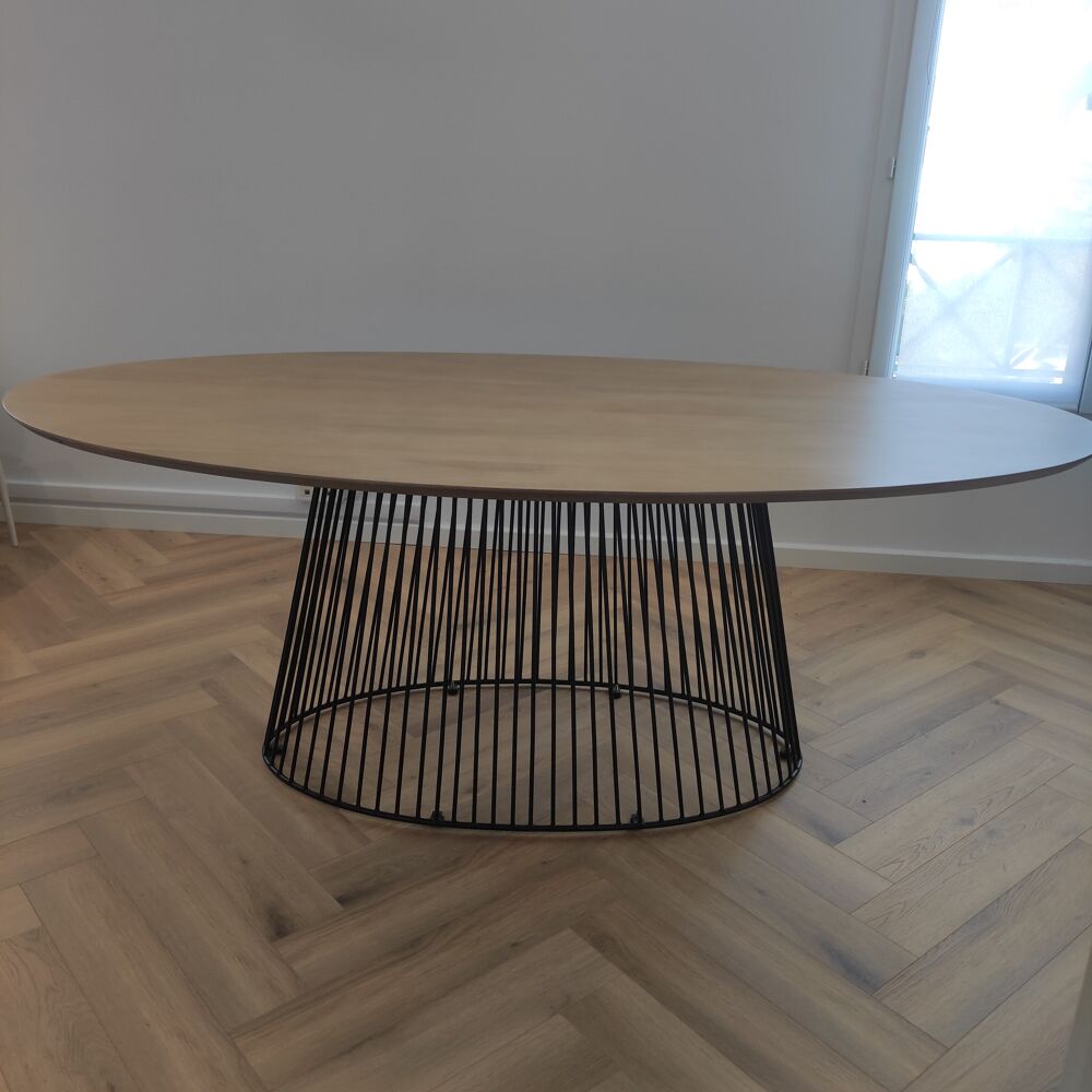 Table manguier et pied en m&eacute;tal noir 300€ Meubles