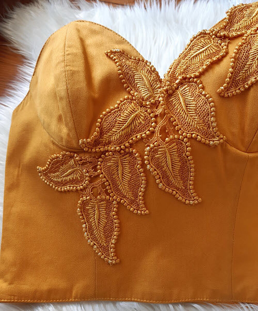 Bustier jaune moutarde doubl&eacute; empi&egrave;cement brod&eacute; taille 38 Vêtements