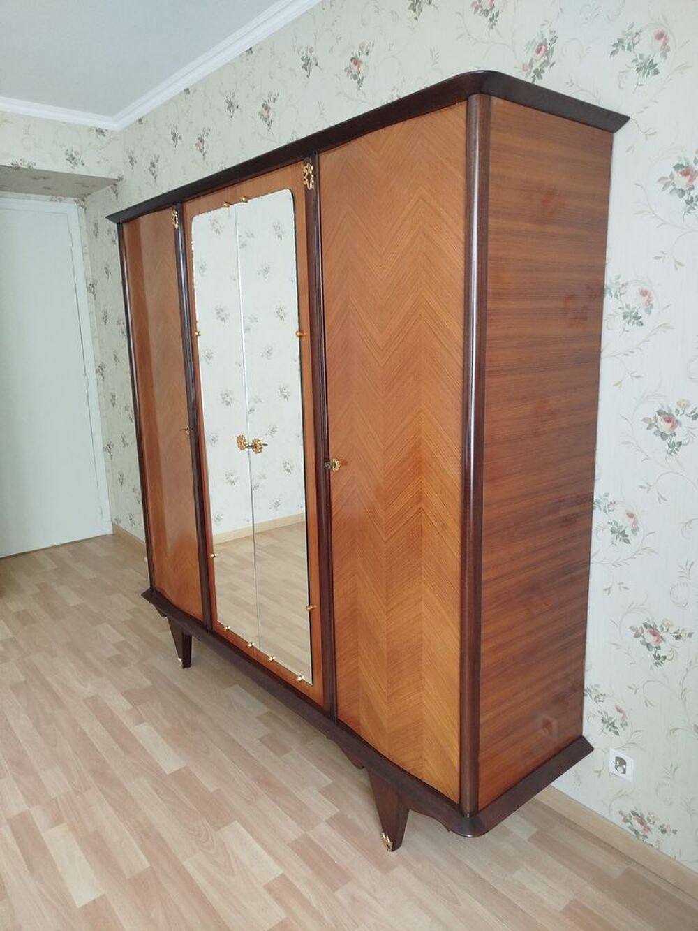 Grande armoire en bois de palissandre (TBE) Meubles