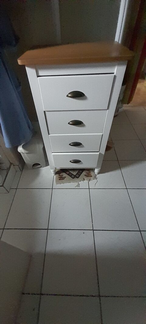 petit meuble bon etat 25 P�ronne (80)